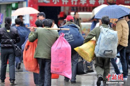 聚焦春節“恐歸族”：近鄉情怯，恐懼何來？(圖)